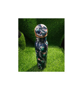 Botella de agua de cobre Wellness con diseño estampado de esmalte trabajo floral manteniendo el agua naturalmente fresca y saludable - Product Image 1