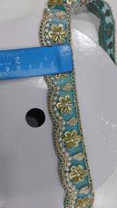 Ribete de encaje floral bordado con cuentas y combinación de colores, 100% poliéster, 3 cm de ancho, rollo de 9 metros para ropa étnica de la India - Product Image 2