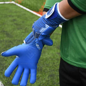 Guantes de Portero de Alta Calidad para Entrenamiento, Antideslizantes, con Cierre de Velcro, Palma de Látex Ligera para un Agarre Consistente, Uso Protector - Product Image 2
