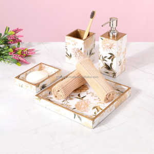 ชุดห้องน้ำ MDF พิมพ์ลายเคลือบแบบพรีเมี่ยมพร้อมถาดเครื่องจ่ายและอุปกรณ์เสริมสำหรับห้องน้ำที่หรูหรา - Product Image 5