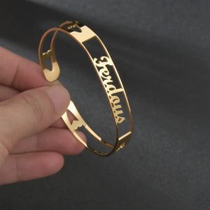Bracciale Personalizzato in Acciaio Inossidabile con Nome, Gioielli alla Moda con Charm - Product Image 2