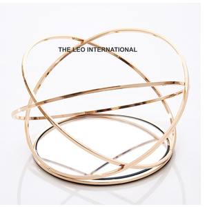 Vajilla Redonda de Acero Inoxidable con Acabado Dorado Brillante, Decoración Geométrica para Frutas y Postres, Ecológica - Product Image 1