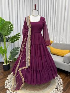 Vestido Anarkali Tradicional Color Borgoña, Largo Hasta el Suelo, con Dupatta, Cuello Cuadrado, Plisado, para Bodas Indias y Pakistaníes, Graduaciones y Fiestas - Product Image 3