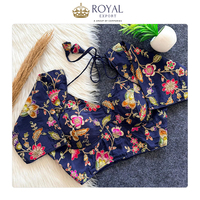 Fournisseur indien vendant des blouses en soie pure de qualité supérieure, entièrement cousues, avec de magnifiques broderies florales, col en V, en vente