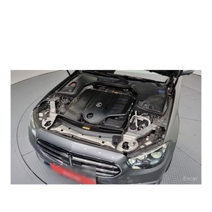 Mercedes-Benz E450 4MATIC Exclusive Classe E 2021 avec volant à gauche, boîte de vitesses automatique et caméra de recul, 51 444 km - Product Image 6