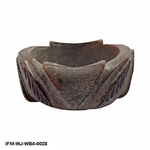 Bracelet ethnique bohème massif en bois sculpté à la main, style tribal antique, cadeau pour elle - Product Image 1