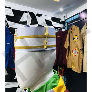 หมวกเมสันสีขาวพร้อมขอบสีทองและปักลายกางเขน - Product Image 3