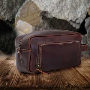 Neceser de Viaje Vintage de Cuero Genuino Espacioso y Personalizado, Kit de Aseo para Hombre, Estuche Impermeable para Cosméticos y Artículos de Afeitado LYG-0209 - Product Image 4