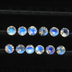 พลอยมูนสโตนสีรุ้งทรงกลมขนาด 4 มม. แบบเจียระไนเหลี่ยม - Product Image 1