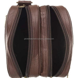 Trousse de toilette en cuir avec un design attrayant disponible en couleur brun noir et beige - Product Image 4