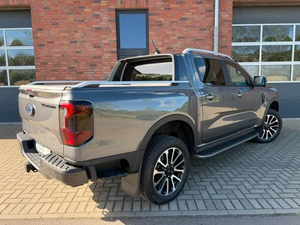 Ford Ranger Wildtrak 30D V6 E 4WD Doble Cabina, Interior de Cuero, Control de Crucero Adaptativo, Enganche de Remolque, Camioneta - Product Image 3