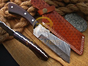 Couteau de chasse en acier Damas personnalisé, avec manche en bois et étui en cuir, outil de survie en plein air, vente chaude - Product Image 4