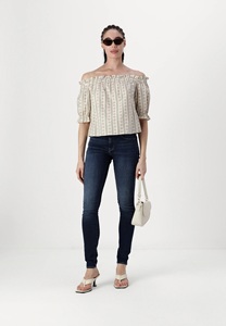 Chemises à manches longues et épaules dénudées sur mesure pour femmes, vêtements de mode urbaine et de plein air pour adultes et jeunes filles - Product Image 1