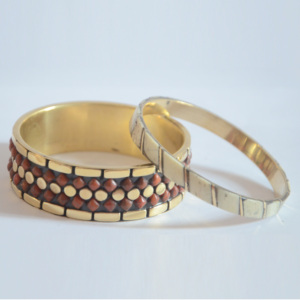 Escultura de Hueso de Latón Chapada en Oro Pulido Moderno, Diseño Personalizado OEM, Estilo Tradicional Vintage Antiguo, Joyería Artística de Moda - Product Image 3