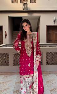 Conjunto de ropa étnica para mujer con top de georgette sintético premium con bordado de lentejuelas de 5 mm, mangas largas, salwar patiyala, dupatta de satén y encaje. - Product Image 4