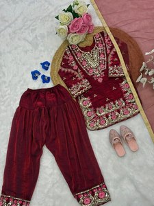 Ensemble Salwar Kameez en velours pour filles, brodé, style pakistanais, 3 pièces avec dupatta pour l'Aïd, les mariages et les fêtes - Product Image 4