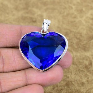 Élégant pendentif cœur en quartz tanzanite vintage, en argent sterling 925, fait main, bijou en pierre précieuse bleue, cadeau pour elle - Product Image 1