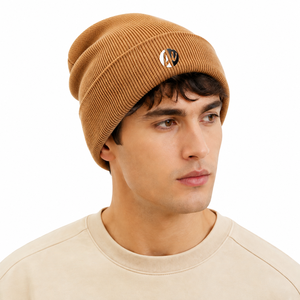 Bonnet pour homme en tissu tricoté chaud, motif côtelé, coupe ajustée et toucher doux, conçu pour les promenades hivernales et les activités de plein air - Product Image 1