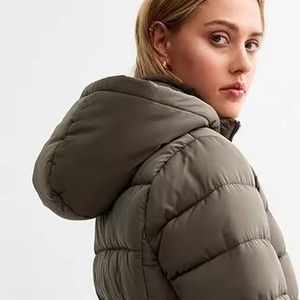 Veste matelassée de haute qualité pour femmes avec impression de logo personnalisé, respirante, matelassée, pour l'hiver, avec traitement tricoté - Product Image 5
