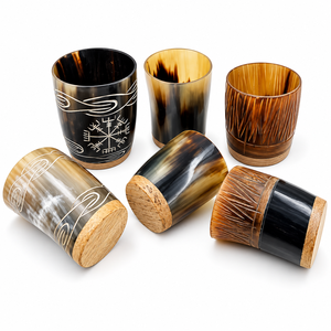 Jarra de Cuerno Natural Hecha a Mano con Borde Dorado y Símbolos Nórdicos Grabados, Venta al Por Mayor, OEM, ODM - Product Image 5