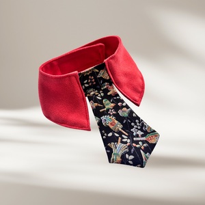 Corbata de Seda Premium para Perro, Técnica Tango-Chirimen, Tejido Texturizado de Alta Gama, Disponible en Negro y Rojo (S) (M) (L) (XL) - Product Image 2