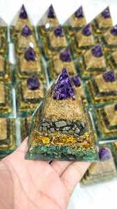 Pyramide d'orgonite multi-cristaux naturels, faite à la main, polie, décoration spirituelle pour la maison, améthyste, tourmaline noire, œil de tigre, vert - Product Image 3
