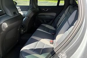 OFFRE JUSTE 2020 V60 T5 R-DESIGN - Product Image 3