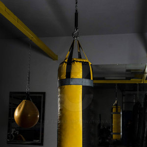 Sacos de Boxeo de Cuero Resistentes para Entrenamiento, con Acolchado de Alta Densidad Reforzado de Alta Calidad y Excelente Retención de Forma - Product Image 4