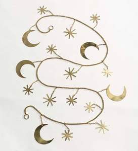Guirlande de lune et d'étoiles en laiton pour décor de vacances décoration de la maison mariage et événements de fête chaîne de guirlande céleste en or - Product Image 1