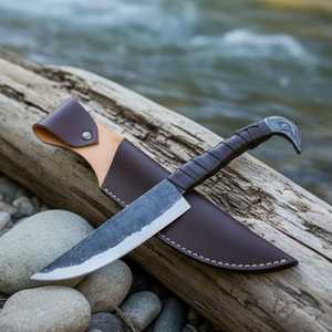 Cuchillo utilitario SHARP POINT TRADES con punta de acero, hoja recta de 0.5 mm de grosor, mango de madera, funda de cuero, 6.7 pulgadas de largo - Product Image 1