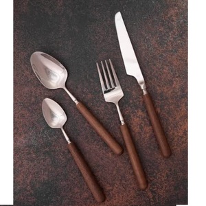 Ensemble de couverts élégants en bois naturel pour la maison et l'hôtel, comprenant des fourchettes et des ustensiles de cuisine uniques - Product Image 2
