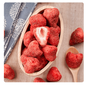Ob sie direkt aus der Tüte genommen werden, in Smoothies gemahlen oder in Desserts verwendet werden, bringen unsere getrockneten Erdbeeren einen Frischegeschmack. - Product Image 5