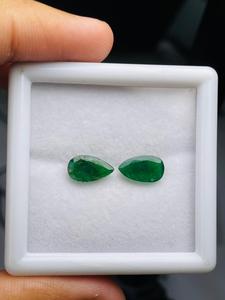 Émeraudes naturelles de Zambie, taille poire, paire, excellente qualité, superbe lustre, belle couleur, coupe et polissage parfaits pour la création de bijoux. - Product Image 6