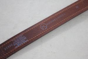 เข็มขัดหนังแท้ผู้ชายแบบหัวเข็มขัดหรูหรา ลายปั๊มนูน หนังวัวแท้ สายหนังสำหรับใส่กับชุดทางการ - สีน้ำตาล - Product Image 6