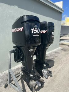 Prêt à être expédié : Paire de moteurs hors-bord Optimax 150 CV 2 temps 25 pouces de 2009, les plus vendus, avec équipements. - Product Image 2