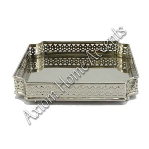 Axiom Home Accents Bandeja de latón moderna para mesa de fiesta de Navidad Bandeja de servicio de metal con acabado brillante - Product Image 3