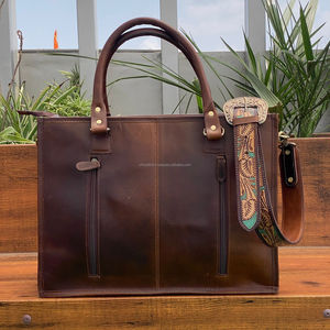 Nouvelle arrivée de sacs fourre-tout usinés à la main pour femmes sac à main personnalisé de luxe en cuir de vachette avec pompon pour rangement personnalisé - Product Image 5