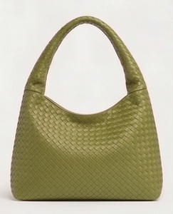 Sac fourre-tout hobo en cuir véritable tressé pour femme, style anglais, avec fermeture éclair et chaînes, sac à bandoulière de luxe personnalisé, vente en gros - Product Image 1