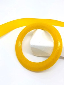 Bracelet en résine jaune de qualité supérieure, léger, confortable à porter, artistique, élégant, personnalisable en taille et couleur - Product Image 2