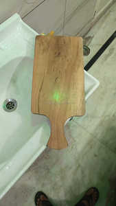 Tabla de cortar de madera de Acacia ecológica hecha a mano al por mayor, bandeja para servir con mango, bandeja decorativa pulida para pan y queso, India - Product Image 6