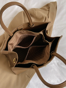 Sac fourre-tout élégant en PU noir, couleur unie, fermeture à fermoir, usage quotidien, toutes saisons, sac à main pour femme, sac fourre-tout en cuir véritable, couleur unie - Product Image 6