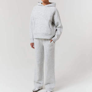 Ensemble de survêtement personnalisé pour femme en molleton brossé : veste courte et pantalon de jogging taille haute – Mode décontractée, streetwear, sportswear - Product Image 3