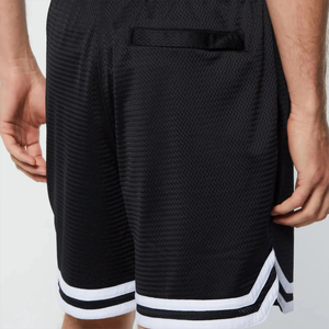Shorts de sport rayés noirs pour hommes avec bande latérale blanche, taille à cordon de serrage, tissu en maille respirant, longueur courte - Product Image 6