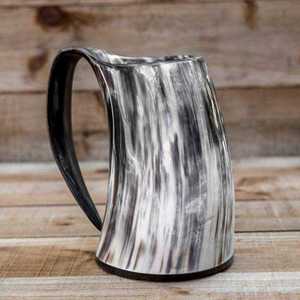 Cuerno Natural con Detalles Hechos a Mano y Apariencia Única de una Taza Vikinga, Taza Grande Hecha a Mano para Beber de Forma Vikinga - Product Image 5