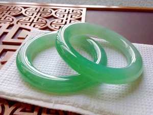 Brazalete de Resina Acrílica Lucite Verde Natural, Pulido, Redondo, Liso, con Forma de Flor, Moderno para Mujer - Product Image 4