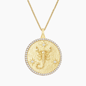 Collar con Colgante de Diamante y Medallón de Moneda del Zodiaco Escorpio - Product Image 1