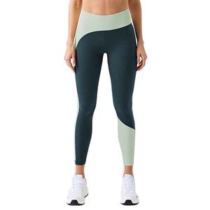 Leggings de Talla Grande de Estilo Moderno con Efecto de Evaporación Instantánea, Cintura Elevada y Acabado Liso para Actividades Cotidianas y Deportivas - Product Image 5