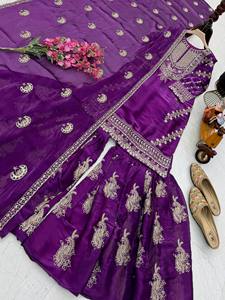 Ensemble Salwar Kameez brodé violet, tenue indienne pakistanaise moderne pour mariage, remise de diplôme, Diwali, pour femmes, matière Jimmy Cho - Product Image 5