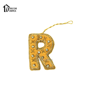 Nouvelles décorations de Noël élégantes en forme d'alphabet, ornées de perles Zardosi faites à la main, lettres suspendues personnalisées - Product Image 4