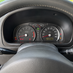 Suzuki Jimny Usado, SUV Compacto 4x4, Automático, Volante a la Izquierda, Económico en Combustible, Vehículo Todoterreno Japonés, Interior Oscuro, Asientos de Cuero - Product Image 3